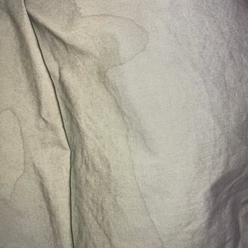 Yeni Pantolonum Yumoş Sprey Lekesiyle Mahvoldu!