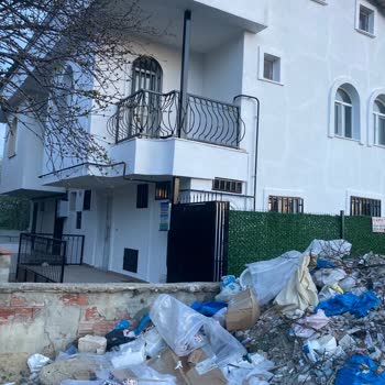 Tekirdağ Büyükşehir Belediyesi Tadilat Molozları Ve İlgisiz Zabıta Şikayeti