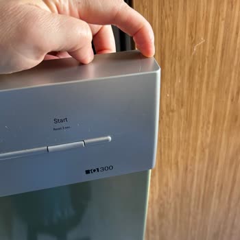 Siemens Ev Aletleri Ön Panel Çatlağı