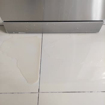 Samsung Bulaşık Makinesi Alttan Su Kaçırma