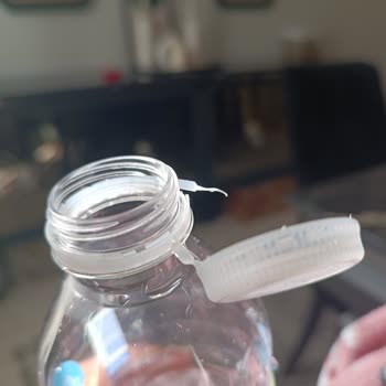 Saka Su Şişe Kapağı Jilet Gibi!