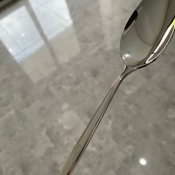 Jumbo Kaşık Takımında İlk Yıkamada Geçmeyen Siyah Lekeler Oluştu