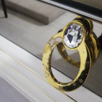 İstikbal TV Ünitesi Kulp Renk Atması