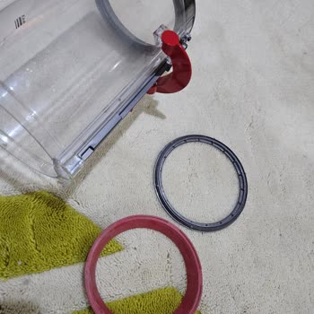 Dyson V15 Submarine Kırmızı Plastik