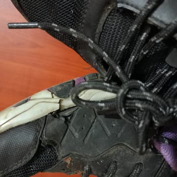 FLO Ayakkabı FLO Sattığı Ürünlerin Arkasında Durmuyor.