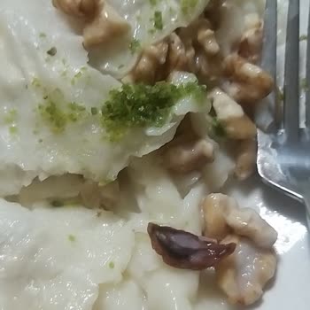 Ağam Güllaç İçinden Çıkan Ceviz Kabuğu