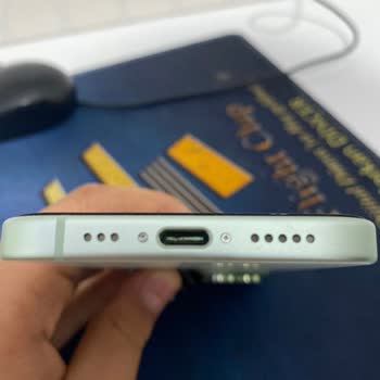 Apple İPhone 15 Şarjda İken Şarj Soketi Ve Şarj Aleti Yandı