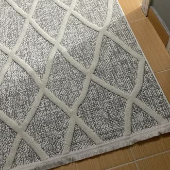 Reydeko Halı Yamuk Gelen Halım