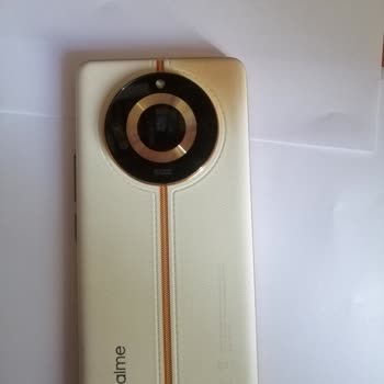 Realme 11 Pro+ Arka Kapak Deformasyonu