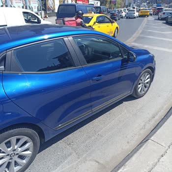 Renault 2023 Clio Yen