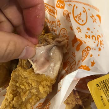 Popeyes Bahçeşehir Gölet Şubesinde Kokmuş Tavuklar Servis Ediliyor