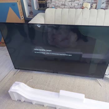 BİM Senna TV 65 Kırık Çıktı