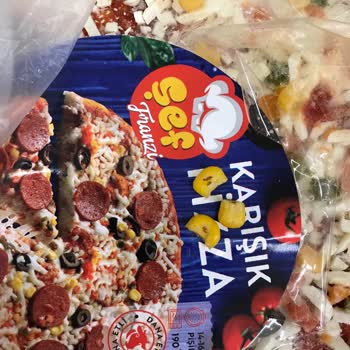 Şok Marketler Dondurulmuş Pizzada Böcek Şoku!