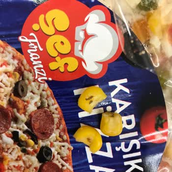Şok Marketler Dondurulmuş Pizzada Böcek Şoku!