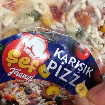 Şok Marketler Dondurulmuş Pizzada Böcek Şoku!