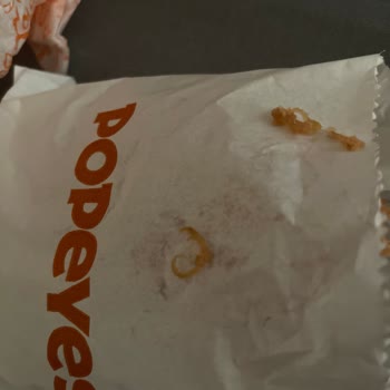 Popeyes İçinden Tavuk Tırnağı Çıktı