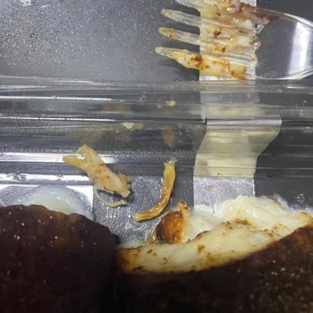 Hakmar Gıda Markalı Tatlı Ürününde Yabancı Madde Bulunması