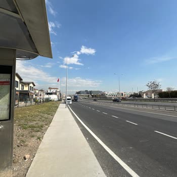 İBB - İstanbul Büyükşehir Belediyesi Tuzla Hürriyet Caddesi Durak Sorunu