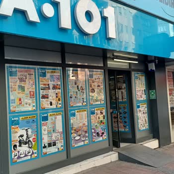 A101 Çalışanın Alaycı Davranışları