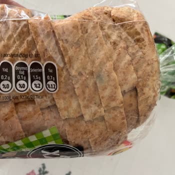 UNO Marka Ekmekler Küflü