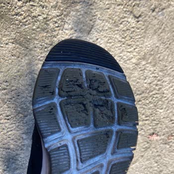 Skechers Kalitesiz Ayakkabı Ve Yetersiz Garanti Hizmeti