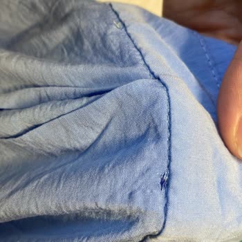 Gaus Adlı Instagram Hesabı Olan Butik