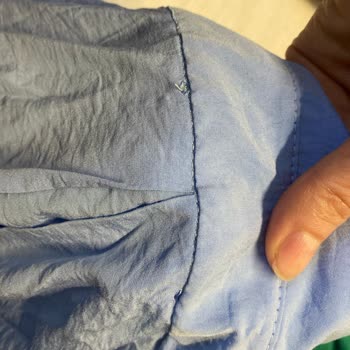 Gaus Adlı Instagram Hesabı Olan Butik