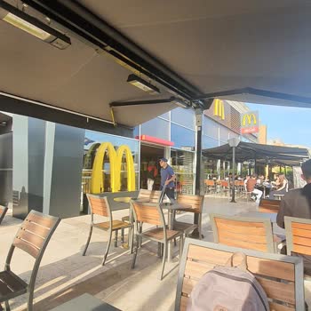 Eltes McDonald's Çocuklar Tarafından Rahatsız Edilme Problemi