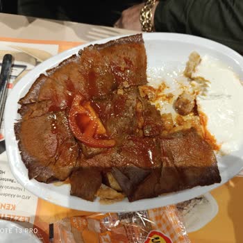 Karşıyaka HD İskender'de Beklenenin Altında Hizmet