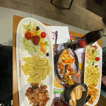 Tavuk Dünyası Kartal Kostas Yanı