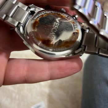 Saat & Saat Escape Saat Pil Kapağı Pas Yaptı!