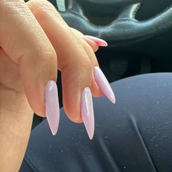 Merve Sabah Beauty Protez Tırnak İşlemi