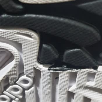 adidas Orjinalliğinden Şüphe Duyuyorum