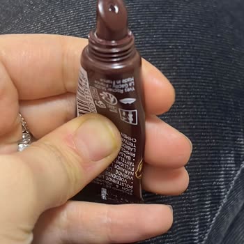 Yves Rocher Boş Bir Dudak Parlatıcısı