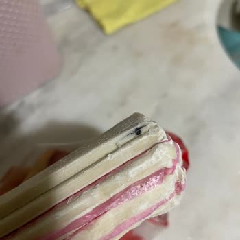 Superfresh Milföyün İçindeki Siyah Madde
