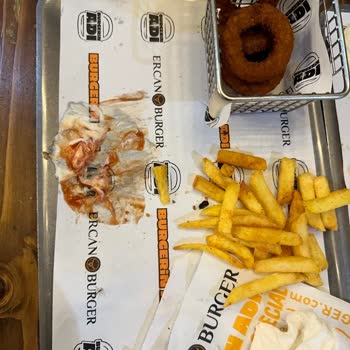 Ercan Burger Yenemeyen İftar Yemeği