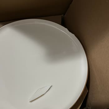 Madame Coco Maltepe Cadde Mağazası Dikkatsizliği Ve Kırık Tabak Takımı