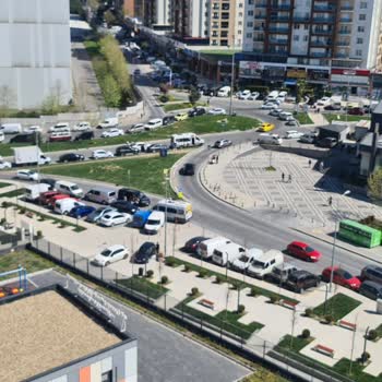 Pazaristanbul Döner Kavsak Ve Kaldırın İşgali