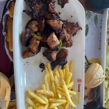 Tavuk Dünyası Yanık Gelen Yemek