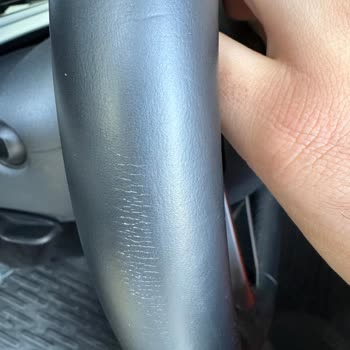 Volkswagen Araç Direksiyon Simidi Derisindeki Çatlaklar Ve Garanti Süreci Şikayeti