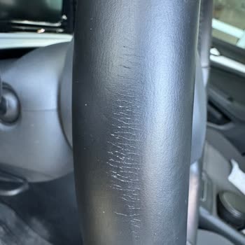 Volkswagen Araç Direksiyon Simidi Derisindeki Çatlaklar Ve Garanti Süreci Şikayeti