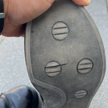 Deichmann Ayakkabı Altı Çatlak Ve Deri Dökülüyor