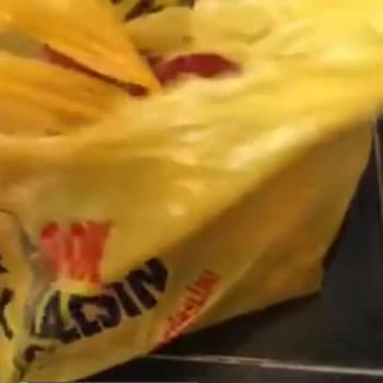 Şok Marketler Siparişimi Sağlam Teslim Edin Getirdiğiniz Çöpleri De Geri Alın
