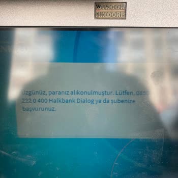 Halkbank ATM'si Paramı Yuttu