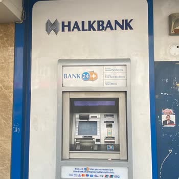 Halkbank ATM'si Paramı Yuttu