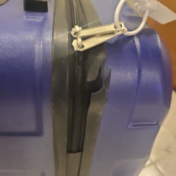 A Jet Yanlış Bilet Verdi! Bagajımı Unuttu Ve Valizimi Parçaladı!
