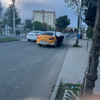 Taksiciler Odası Taksici Araçtan İndirdi