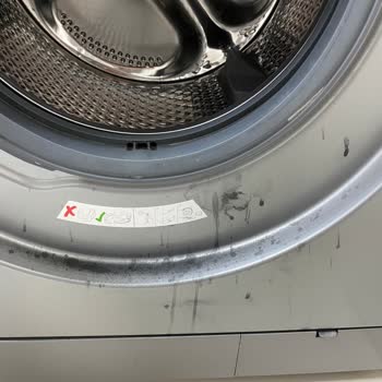 Arçelik Çamaşır Makinesinde Boyası Aktı Lekeler Oluştu