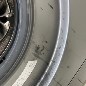 Arçelik Çamaşır Makinesinde Boyası Aktı Lekeler Oluştu