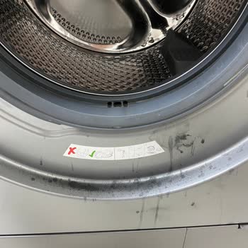 Arçelik Çamaşır Makinesinde Boyası Aktı Lekeler Oluştu